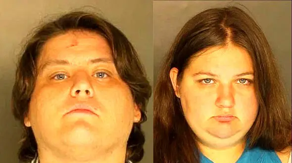 16+ / همخوابی مثلثی یک زن و شوهر با پسر 15 ساله / این خبر مردم دنیا را شوکه کرد + عکس