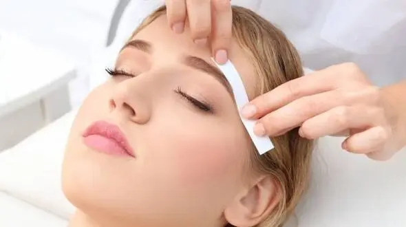 10 نکته موثر برای انجام وکس کم درد صورت