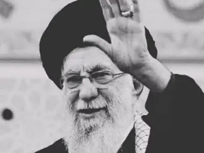 نامه یک پسر 11 ساله به رهبر در مراسم وداع