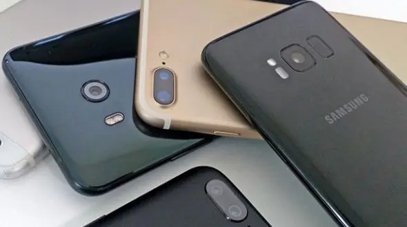 در بازار موبایل قیمت گوشی‌ها رو به کاهش