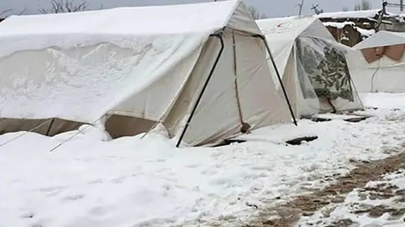 صفر تا صد چادرخوابی در مناطق زلزله‌زده آذربایجان‌شرقی