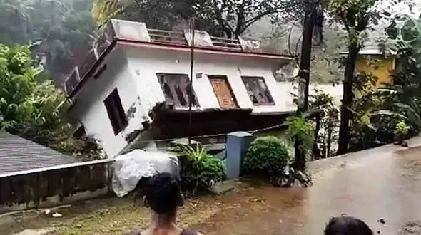 سیل در هند مردم را آواره کرد + فیلم