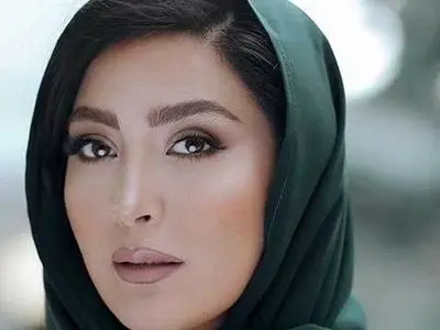 عکس/ باکس گل رمانیک و پُر از گل های قرمز مریم معصومی بازیگر سریال همه چیز آنجاست / چه رمانتیک