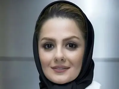 نگاهی به استایل عروسی و متفاوت بیتا سحرخیز در ماشین