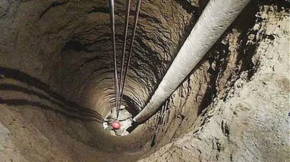 مردم همدانی زنده به گور شد / کشف جنازه در چاه تاریک و عمیق