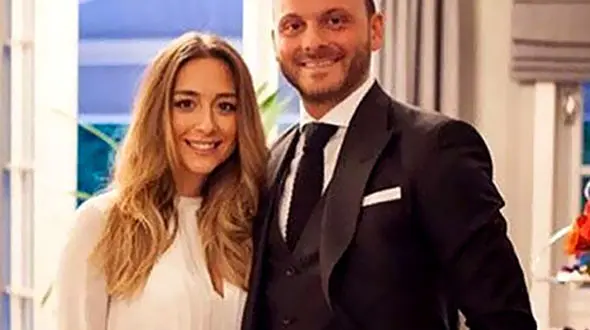 «دره عشق» قربانگاه 8 دختر ثروتمند ترکیه‌ای + عکس مینا باشاران با نامزدش