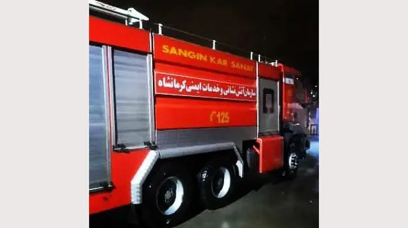 گیرکردن دست کودک بازیگوش در کف شوی حمام / دستش تا آرنج گیر کرده بود!