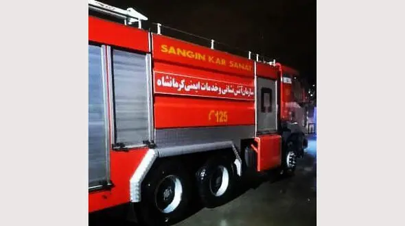 گیرکردن دست کودک بازیگوش در کف شوی حمام / دستش تا آرنج گیر کرده بود!
