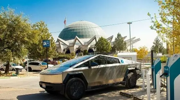 راز حضور تسلا ایلان ماسک در ایران چیست؟