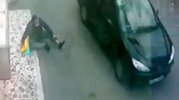 فیلم لحظه حمله سگ گرسنه به مرد آملی 