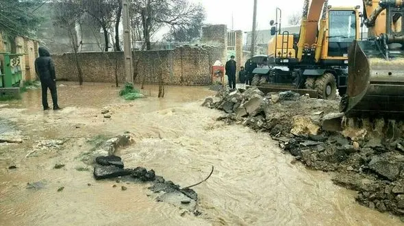 بی احتیاطی وحشتناک راننده گریدر در نهاوند / 10 روستا بدون گاز ماندند