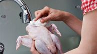 اشتباهات رایج در شستن مرغ که هر زن خانه داری باید بداند