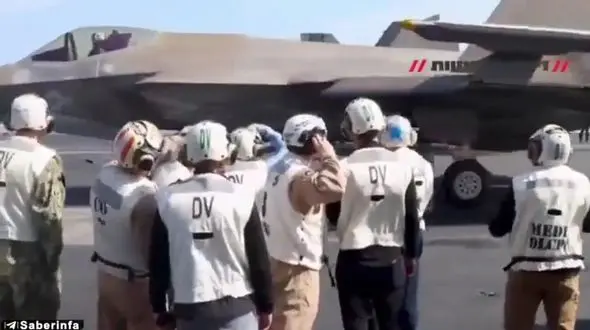 فیلم و تصاویر / ویتکاف و کوشنر از ناو هواپیمابر آبراهام لینکلن بازدید کردند