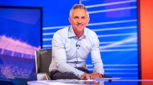 آن‌چه بر سر مشهورترین مجری فوتبال آمد!