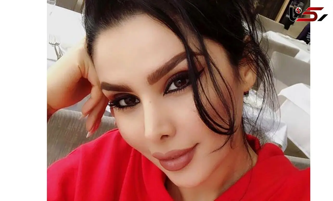 عکس جدید دنیا جهانبخت سوار بر ماشین گران قیمتش