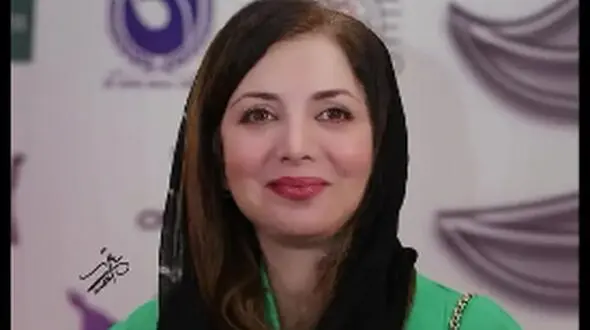 فیلم /  آوازخوانی سوزناک رویا میرعلمی  ! /  عقرب زلف کجت با قمر قرینه ... کیه که در میزنه من دلم میلرزه  های ... / کارناوال رامبد جوان را ترکاند