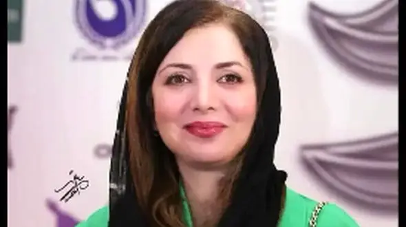 فیلم /  آوازخوانی سوزناک رویا میرعلمی  ! /  عقرب زلف کجت با قمر قرینه ... کیه که در میزنه من دلم میلرزه  های ... / کارناوال رامبد جوان را ترکاند