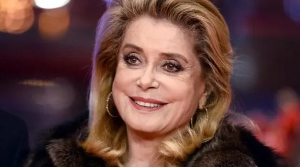 درآمد یک میلیون دلاری خانم بازیگر از فروش لباس‌هایش+تصاویر