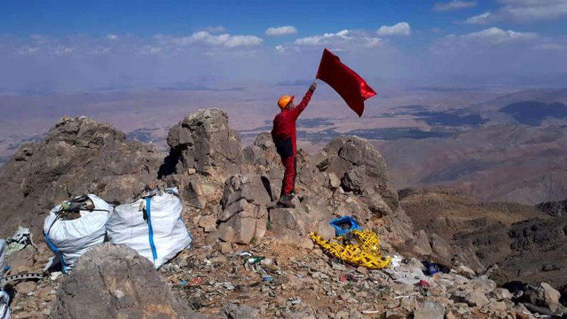 تصاویری از انتقال قطعات بقایاى پرواز تهران یاسوج هواپیمایی آسمان 