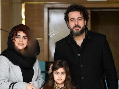 فیلم/ محسن کیایی: زمانی که با خانومم آشنا شدم من 21 سالم بود خانومم 20 سالش بود ما با همدیگه بزرگ شدیم، تو خونمون بچه ها میان میرن فک میکنن ...!