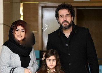 فیلم/ محسن کیایی: زمانی که با خانومم آشنا شدم من 21 سالم بود خانومم 20 سالش بود ما با همدیگه بزرگ شدیم، تو خونمون بچه ها میان میرن فک میکنن ...!