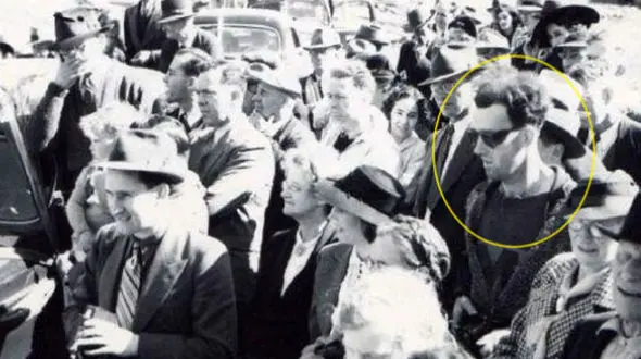 تصویر عجیب از یک مسافر زمان!+ عکس