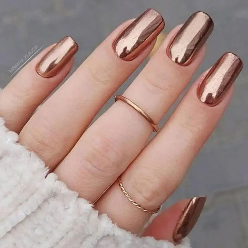 طراحی ناخن کروم آینه‌ ای مسی