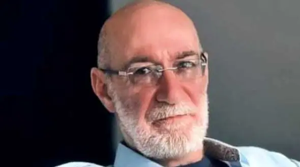 دانلود آهنگ با شکوه سیاوش قمیشی به نام همه چیزم ای عزیزم + متن ترانه