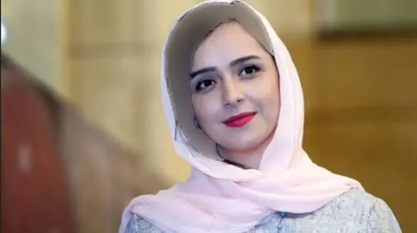 عکسی از کودکی ترانه علیدوستی در آغوش پدرش 