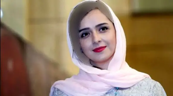 عکسی از کودکی ترانه علیدوستی در آغوش پدرش 