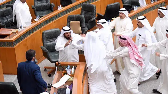 درگیری عجیب و فجیع در پارلمان کویت!