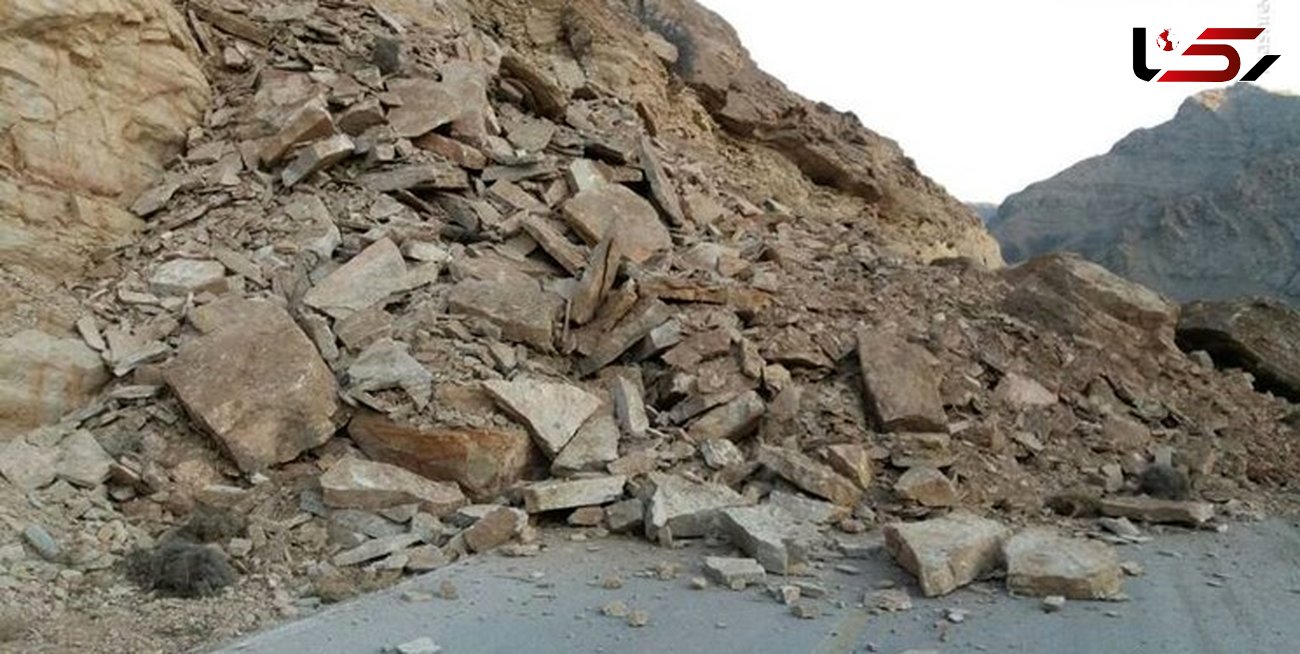 ریزش کوه جاده فشم - تهران / جاده مسدود شد