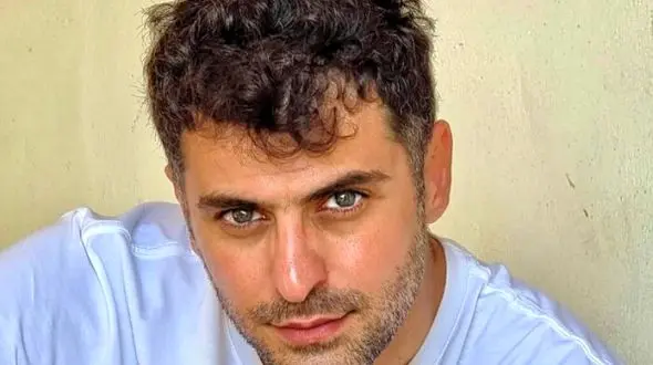 علی ضیا: یه سال منو به اندازه 10 سال پیر کرده! تجربه عجیبی دارم توی تولدم+فیلم