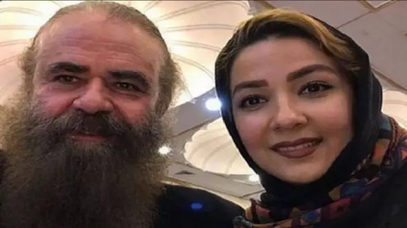 عکس ها / نگاهی به خانه سلطنتی شبیه کاخ سارا صوفیانی با شوهر سن بالایش / عمارتی سوبلکس با لوستری بزرگ و نقاشی روی سقف با ستون های تخت جمشید، میز بیلیارد و منظره ای چشم نواز پشت پنجره شان