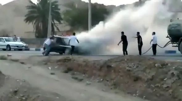 فیلم آتش گرفتن پراید هاچ بک در خنج 