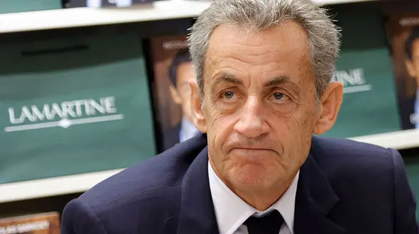 نیکولا سارکوزی از کاخ الیزه تا لا سانته / رئیس‌جمهور پیشین فرانسه در آستانه ورود به زندان