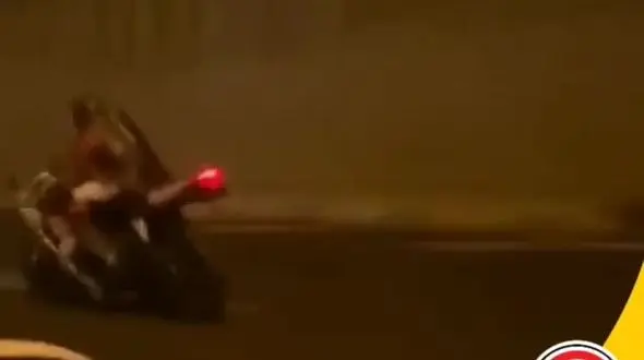 دردسر اعتماد به نفس زیاد موتور سوار تهرانی / او با موتور سنگین به دل 206 رفت + فیلم