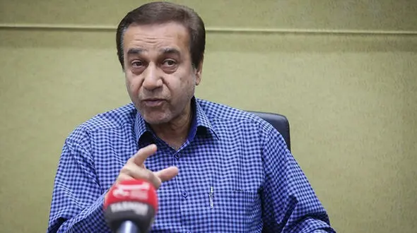 اعتراض خواننده معروف و قدیمی به مجوزهایی که خوانندگان جدید می‌گیرند 
