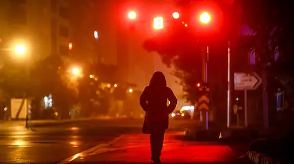 پلیس مشهد لحظه بی آبرو شدن دختر جوان در پارک خلوت سر رسید