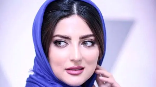 پارک گردی هلیا امامی با استایل اولدمانی ایده ست توربان و بوت پاشنه بلند شیک / الحق که خوش سلیقه هست + عکس