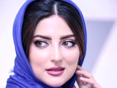 پارک گردی هلیا امامی با استایل اولدمانی ایده ست توربان و بوت پاشنه بلند شیک / الحق که خوش سلیقه هست + عکس
