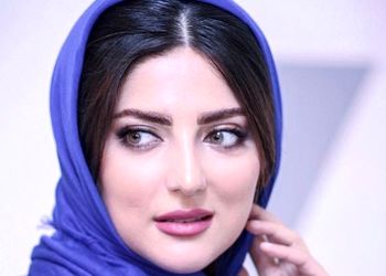 پارک گردی هلیا امامی با استایل اولدمانی ایده ست توربان و بوت پاشنه بلند شیک / الحق که خوش سلیقه هست + عکس