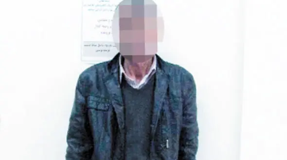 زنم با راننده سمنانی ارتباط پنهانی داشت / هر دو را داخل مینی بوس غافلگیر کردم و کشتم! + عکس