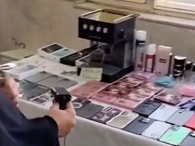 فیلم لحظه شناسایی سارقان گوشی توسط دختر جوان در اصفهان