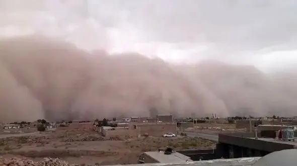 فیلم / طوفان هولناک یزد را درنوردید 