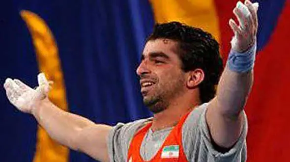 فلاحتی‌نژاد دچار بی‌حالی و سستی شده است/ عفونت کلیه‌ها به ریه سرایت کرده