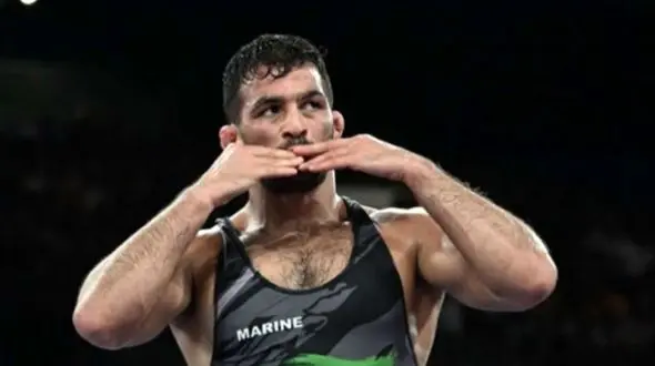 اولین رونمایی از همسر جوان و زیبای حسن یزدانی / از لباس عروس زیبایش تا عاشقانه هایشان زیر یک سقف