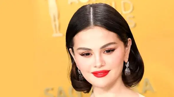 سلینا گومز عروس شد؛ نگاهی به جزئیات لباس و مراسم ازدواج او