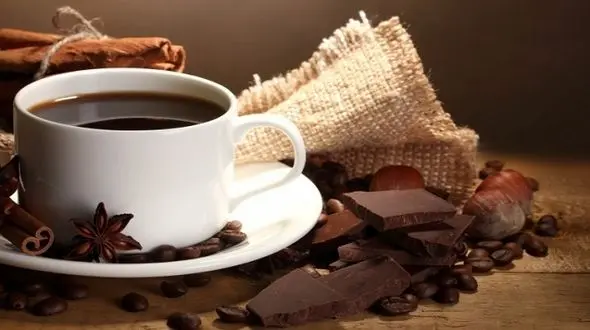 این نوشیدنی پرطرفدار عامل تیرگی های زیر چشم است!