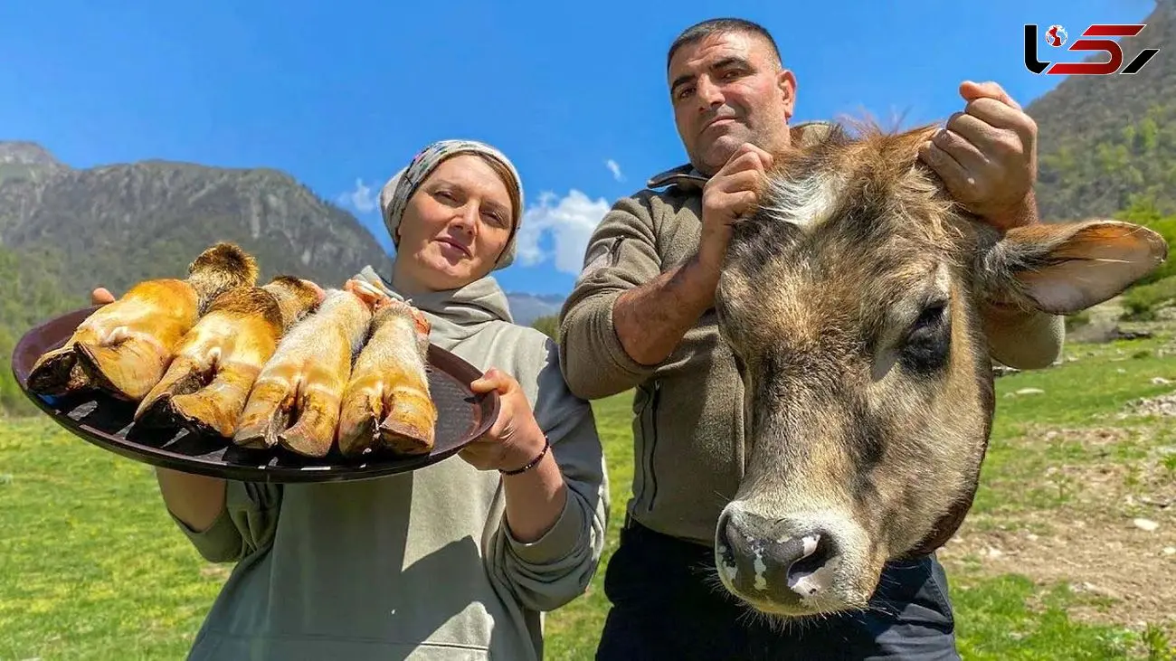 فیلم غذای روستایی در آذربایجان/ طبخ تماشایی و متفاوت کله پاچه گاو 